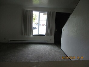 1124 Ruby Ct in Aberdeen, WA - Foto de edificio - Building Photo