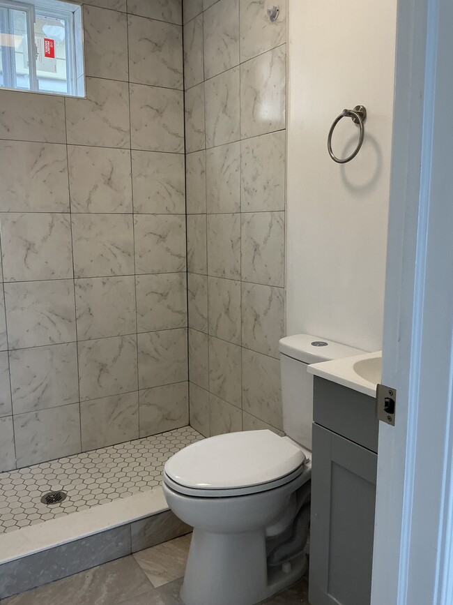 42 Lanza Ave, Unit 2 in Garfield, NJ - Building Photo - Building Photo