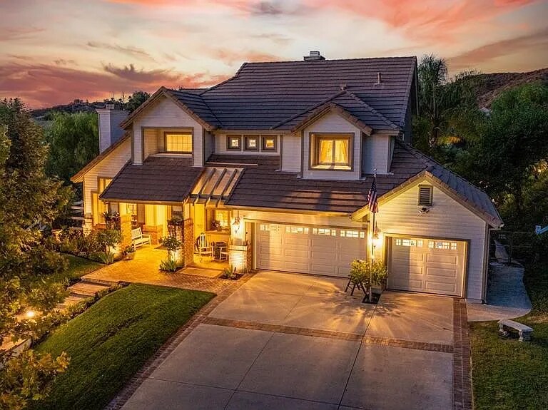 15305 Saddleback Rd in Santa Clarita, CA - Foto de edificio