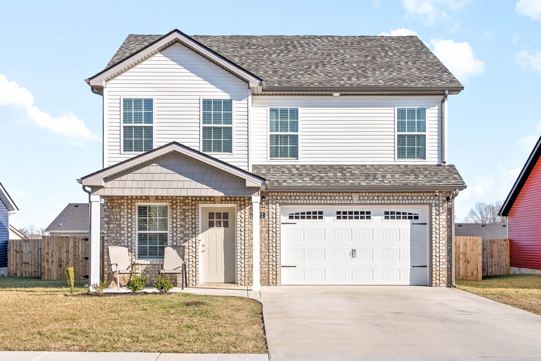 1072 Dublin Dr in Clarksville, TN - Foto de edificio