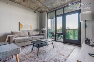 3030 Potomac Ave in Arlington, VA - Building Photo