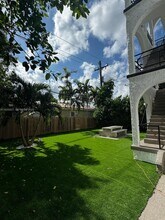 444 Ponce de Leon in Coral Gables, FL - Building Photo - Building Photo
