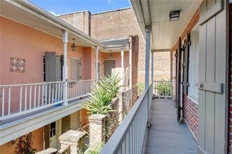 523 Dumaine St in New Orleans, LA - Foto de edificio - Building Photo