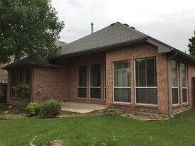 9814 Glenshee Dr in Rowlett, TX - Building Photo