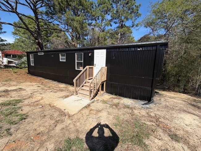property at 2528 Pinnacle Dr