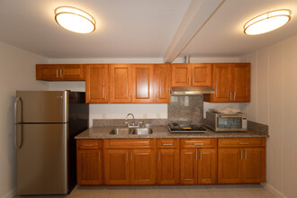 45-244 Wena St, Unit 2 bedroom Back in Kaneohe, HI - Foto de edificio - Building Photo