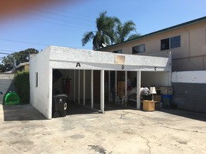 9206 S Hoover St in Los Angeles, CA - Building Photo - Building Photo