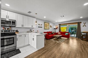 1019 SE 40th St in Cape Coral, FL - Building Photo