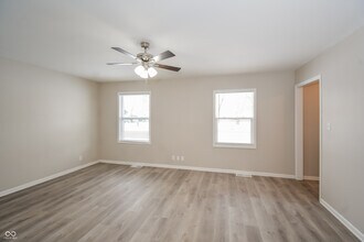 8123 Shottery Terrace in Indianapolis, IN - Foto de edificio - Building Photo