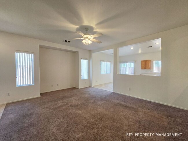 184 Mt Earl Ave in Henderson, NV - Building Photo - Building Photo