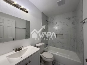 10815 Green Heights Dr in San Antonio, TX - Building Photo - Building Photo