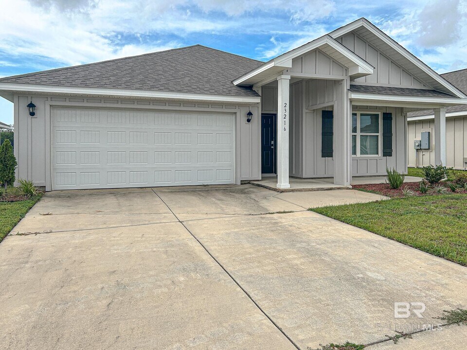 23216 Shadowridge Dr in Daphne, AL - Building Photo