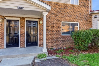 Reserve @ Blu Townhomes in Durham, NC - Building Photo - Building Photo