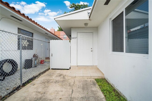 property at 3437 SW 25th St