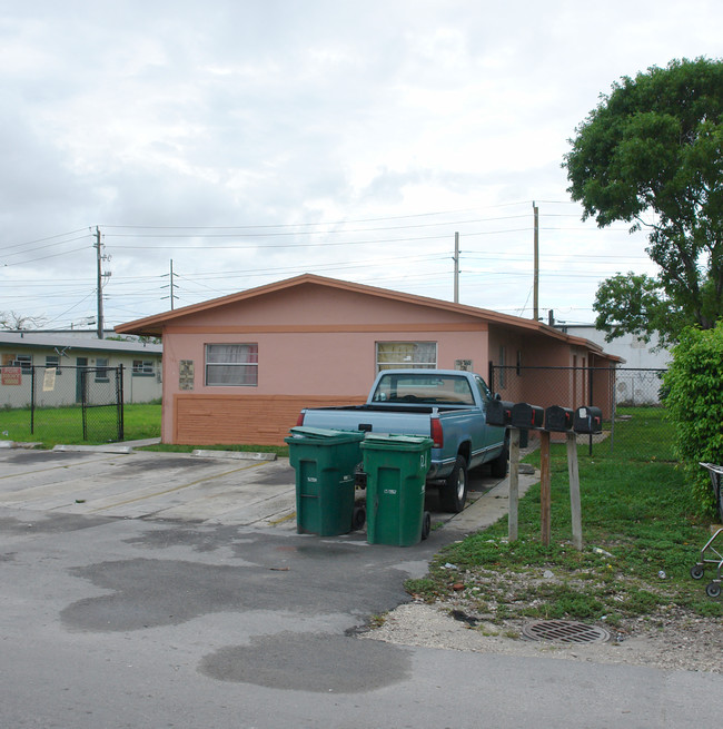 721 NW 4th Ave in Fort Lauderdale, FL - Building Photo - Building Photo