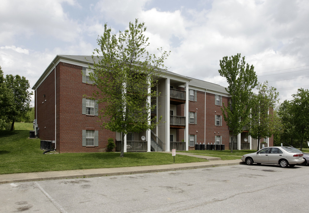 Hickory Manor Apartments in Antioch, TN - Building Photo