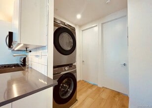 71-53 69th Pl in Queens, NY - Building Photo - Building Photo