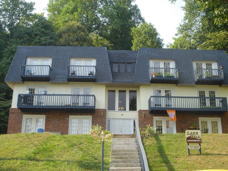 Lake Hill Apartments in Gray, TN - Building Photo