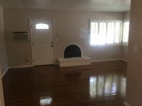 1620 W Alameda Ave, Unit 1 in Burbank, CA - Building Photo - Building Photo