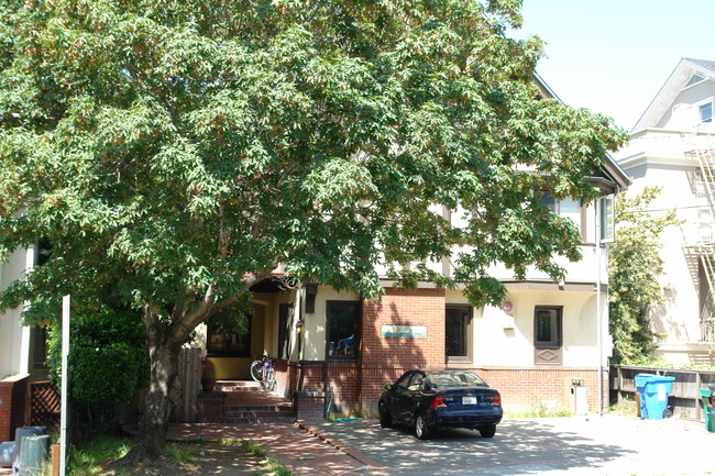 Casa Joaquin Murrieta in Berkeley, CA - Building Photo - Building Photo