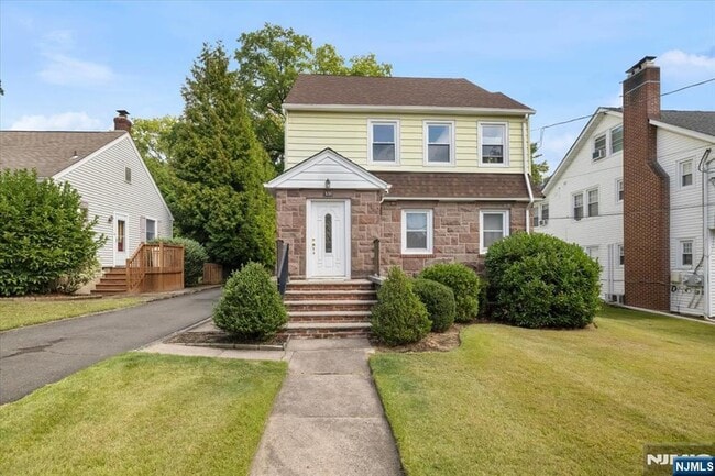 property at 331 Gilbert St