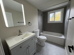 200 Spruce St in Moncton, NB - Building Photo - Building Photo