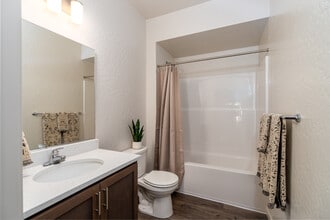 Heritage Villas in Coeur d'Alene, ID - Building Photo - Interior Photo