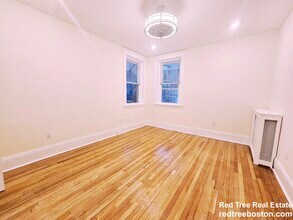 93 Marion St, Unit 3 in Brookline, MA - Building Photo - Building Photo