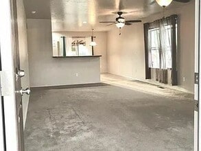 16657 Frisco Ave in Caldwell, ID - Foto de edificio - Building Photo