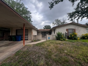 7619 Westfield in San Antonio, TX - Building Photo - Building Photo
