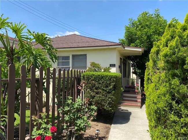 property at 1611 S Atlantic Blvd