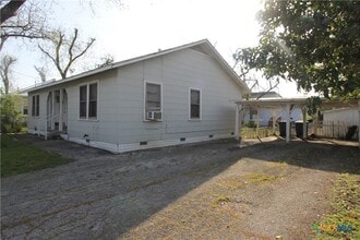 669 Roosevelt St in New Braunfels, TX - Building Photo - Building Photo