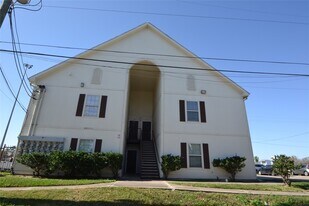 304 Dell Ct in Houston, TX - Building Photo