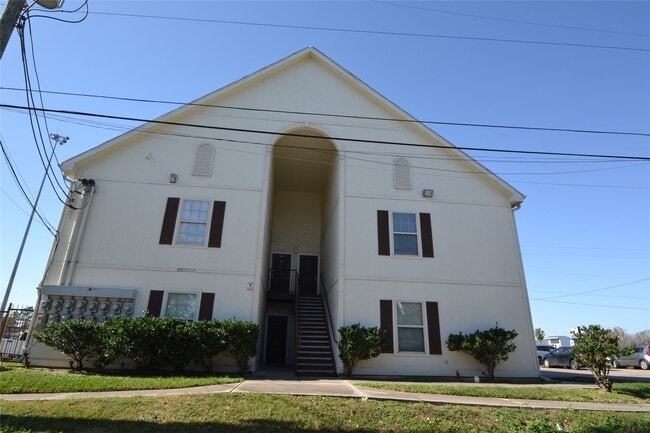 property at 304 Dell Ct