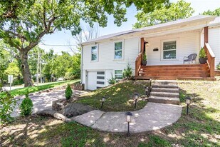 394 Fletcher Ave in Fayetteville, AR - Building Photo