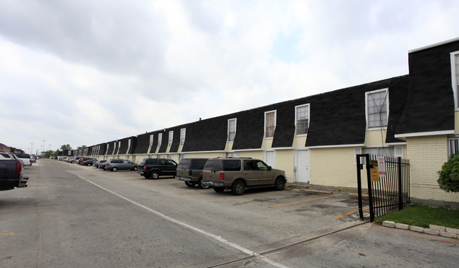 Westbury Manor Apartments in Houston, TX - Foto de edificio - Building Photo