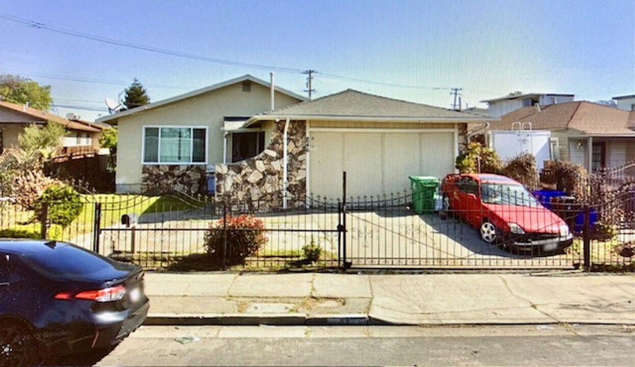 846 Carlson Blvd in Richmond, CA - Building Photo