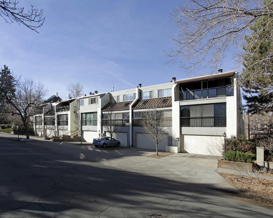 Courtyard Townhomes in Denver, CO - Building Photo