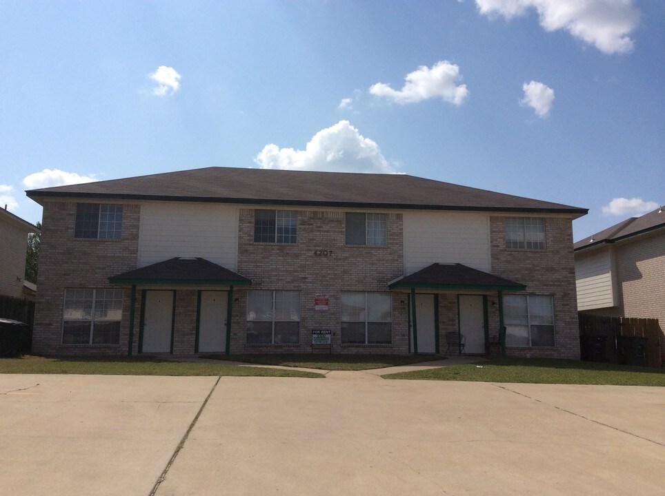 4207 July Dr-Unit -2 in Killeen, TX - Foto de edificio
