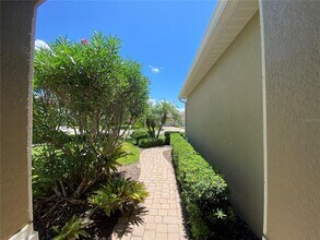 1387 Backspin Dr in Englewood, FL - Building Photo - Building Photo
