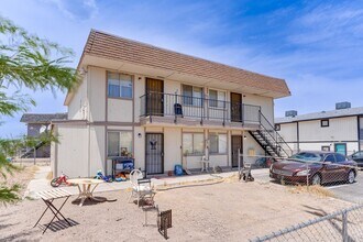 805 Palo Verde Dr in Henderson, NV - Building Photo - Building Photo