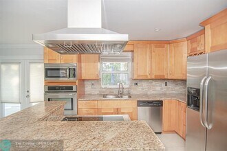 1313 SE 2nd Terrace in Deerfield Beach, FL - Building Photo - Building Photo