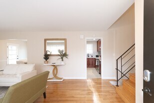 90 St Andrews Pl in College Park, MD - Building Photo