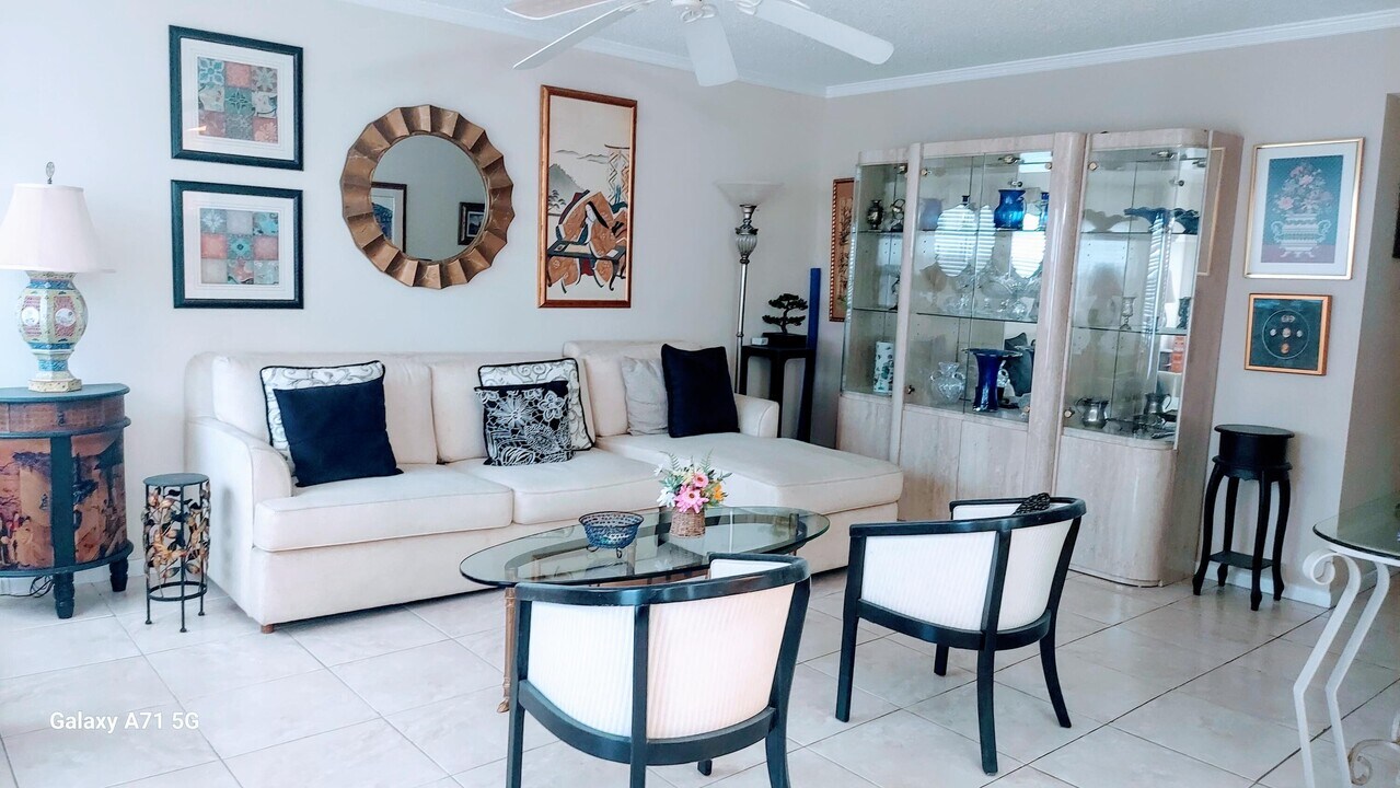 2067 Ainslie Dr in Boca Raton, FL - Building Photo