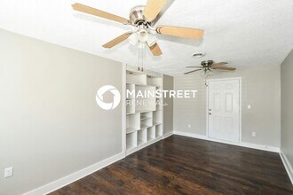 8019 Lourdes Dr N in Jacksonville, FL - Building Photo - Building Photo