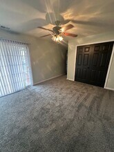 105 Braxton Ct, Unit 105 Braxton Court Apt D in Radcliff, KY - Foto de edificio - Building Photo