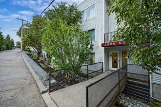 Maple Leaf Residences in Seattle, WA - Foto de edificio - Building Photo