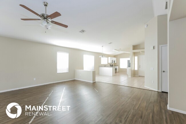 10464 W Reade Ave in Glendale, AZ - Building Photo - Building Photo