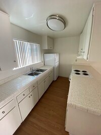 Anniversary Apartments photo'