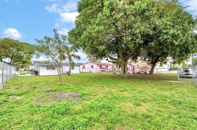 145 SW 13th Ave in Delray Beach, FL - Building Photo - Building Photo
